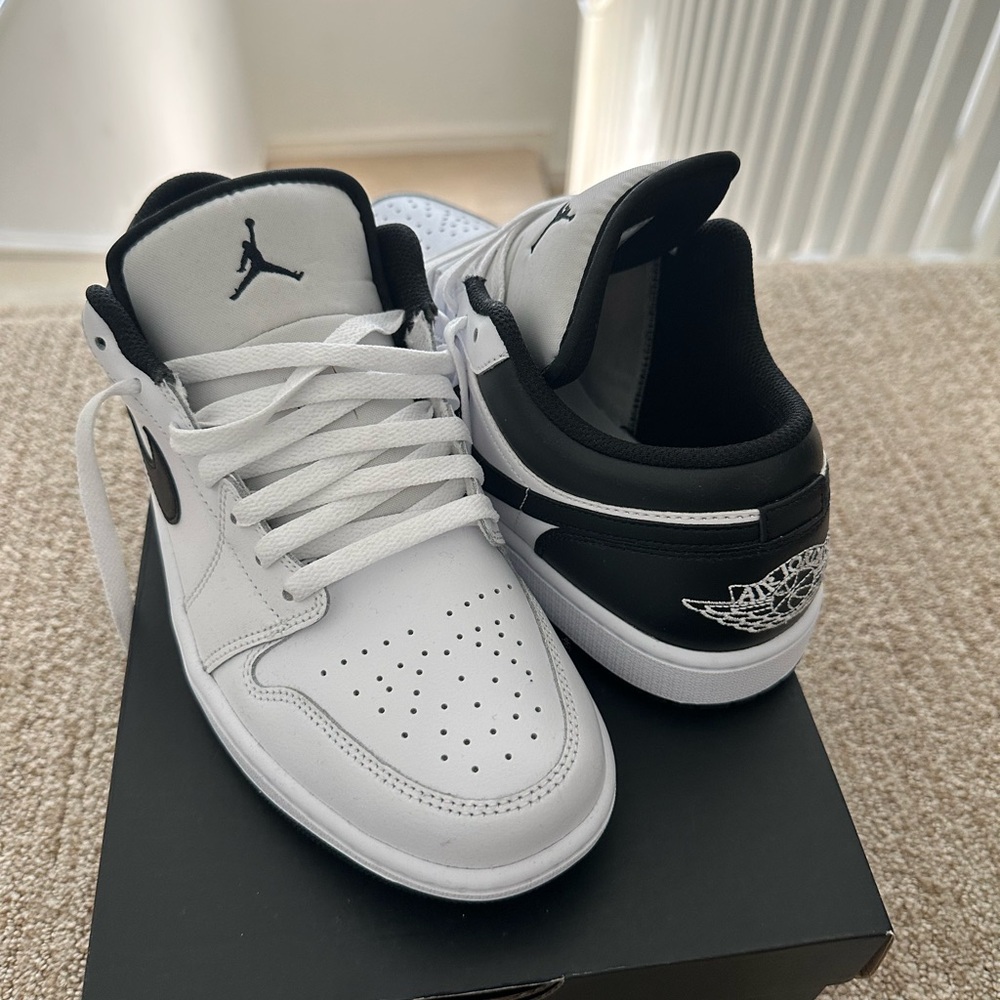 Nike Air Jordan, size 9 - NEW in box